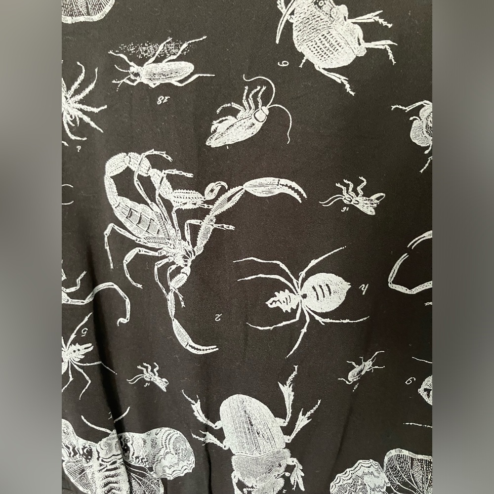 Disturbia Parasite bugs printed cropped button up shirt - Picture 6 of 13